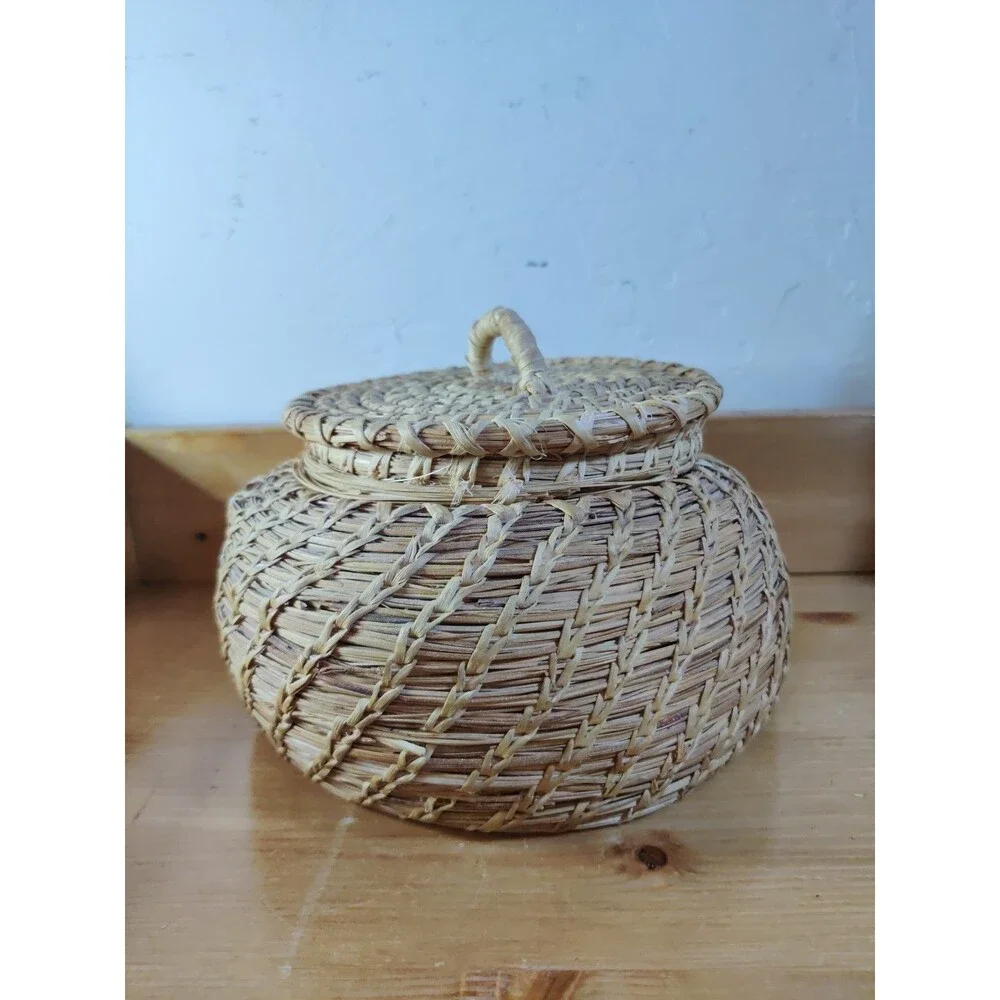 Handwoven Tohono O' Odham Papago Indian Woven Lidded Grass Basket ~7x5